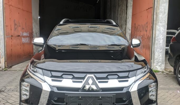 PAJERO DAKAR 4×2 atau 4×4 DP 100 juta